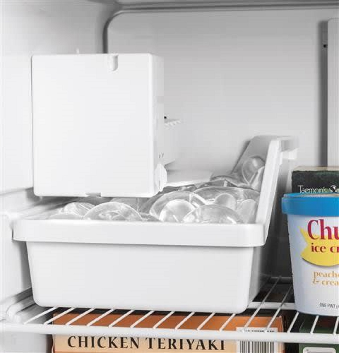 American Freight 46002604000 GE GIE19JSNRSS 30 Inch Top Freezer